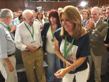 El PSOE andaluz rinde en su congreso homenaje a Guerra y a sus expresidentes