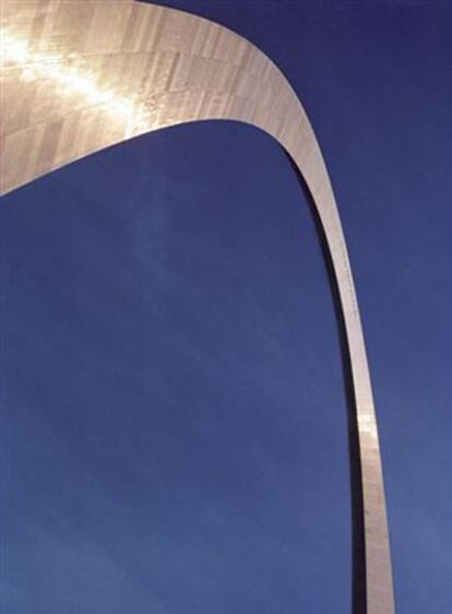 Detalle del Arco Gateway en San Luis, Misuri.