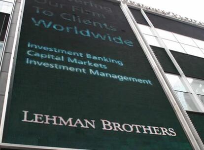 Fachada de un edificio de Lehman Brothers