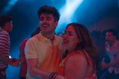 Martin Urrutia y Blanca Martínez, en el primer episodio de 'Mariliendre'.