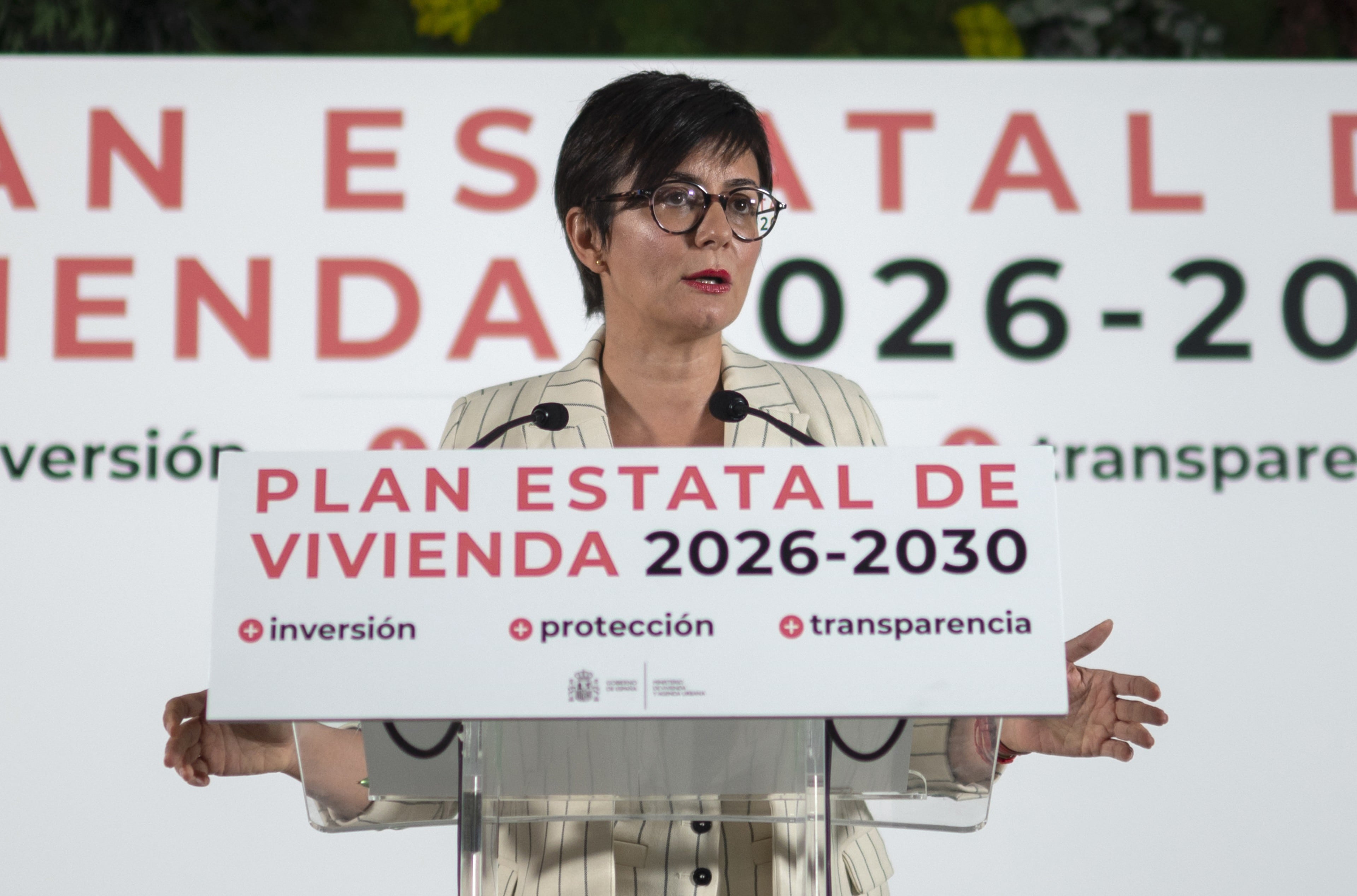 La ministra de Vivienda y Agenda Urbana, Isabel Rodríguez, este jueves en la sede del ministerio en Madrid. 