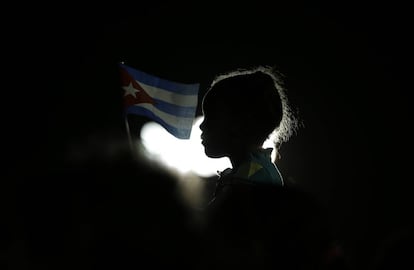 Una ni&ntilde;a en el homenaje a Fidel Castro en Santiago de Cuba.