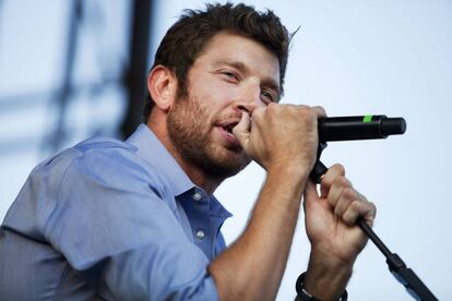 Brett Eldredge en un concierto en 2013.