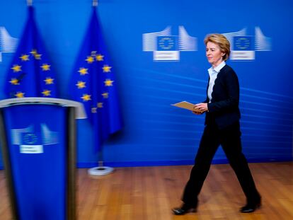 La presidenta de la Comisión Europea, Ursula von der Leyen, el martes al inicio de una rueda de prensa en la sede del Ejecutivo comunitario, en Bruselas.