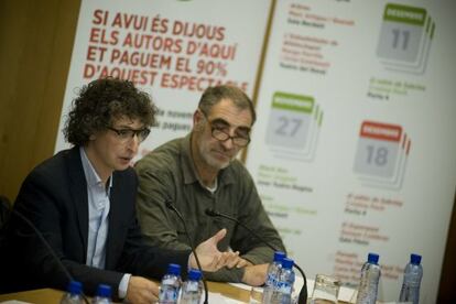 Eduard Iniesta y Pere Tantiñá, representantes de la SGAE en Cataluña, durante el acto.