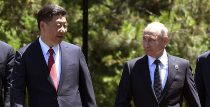 El presidente chino, Xi Jinping, junto a su hom&oacute;logo ruso, Vladimir Putin.