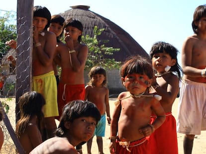 Crianças indígenas da região do Vale do Araguaia, no Mato Grosso.