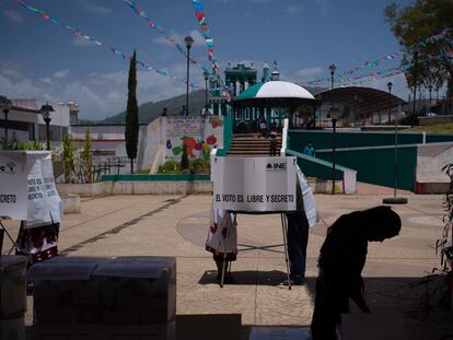 Citizens vote in Chalchihuitán, Chiapas, in 2018.