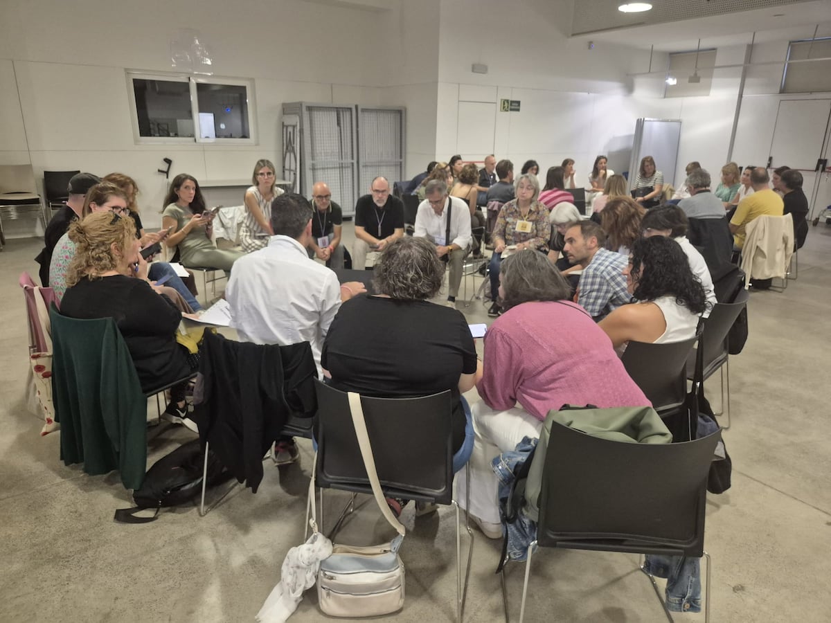 Directores de escuela contra sindicatos y Govern: “Se nos sitúa bajo sospecha continuamente”