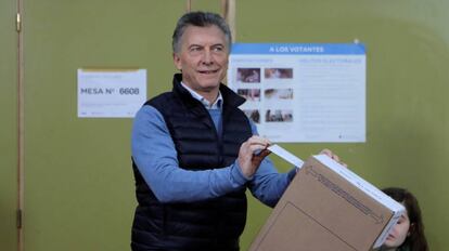 El presidente de Argentina, Mauricio Macri, durante la jornada de primarias de este domingo en Buenos Aires.