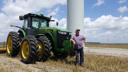 Uno de los propietarios de los terrenos agrícolas donde están los molinos