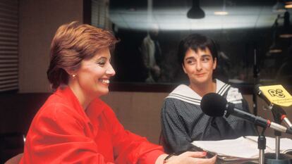 María Teresa Campos junto a Patricia Ballestero, en una imagen sin datar del archivo de RTVE.