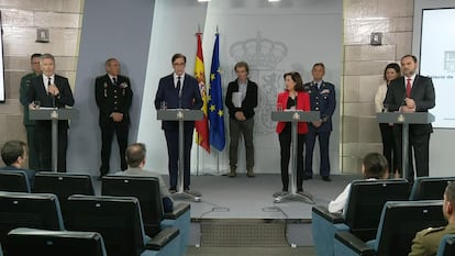 El ministro del Interior, Fernando Grande-Marlaska, y los de Sanidad, Salvador Illa; Defensa, Margarita Robles; y Transportes, José Luis Ábalos, durante la rueda de prensa sobre el coronavirus del 15 de marzo de 2020.