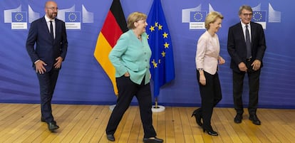 El presidente del Consejo, Charles Michel, la canciller alemana, Angela Merkel, la presidenta de la Comisión, Ursula von der Leyen, y el presidente del Parlamento Europeo, David Sassoli, este miércoles.