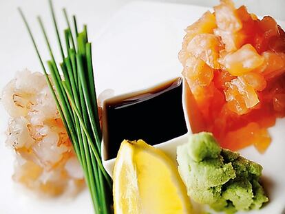 'Tartar' de salmón con langostinos