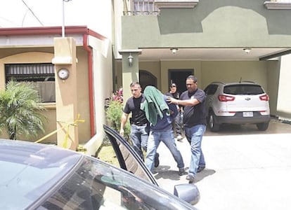 El piloto, en el momento de la detención en San José