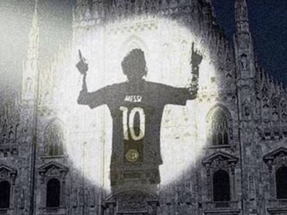 Silueta de Messi proyectada sobre el Duomo de Milán.