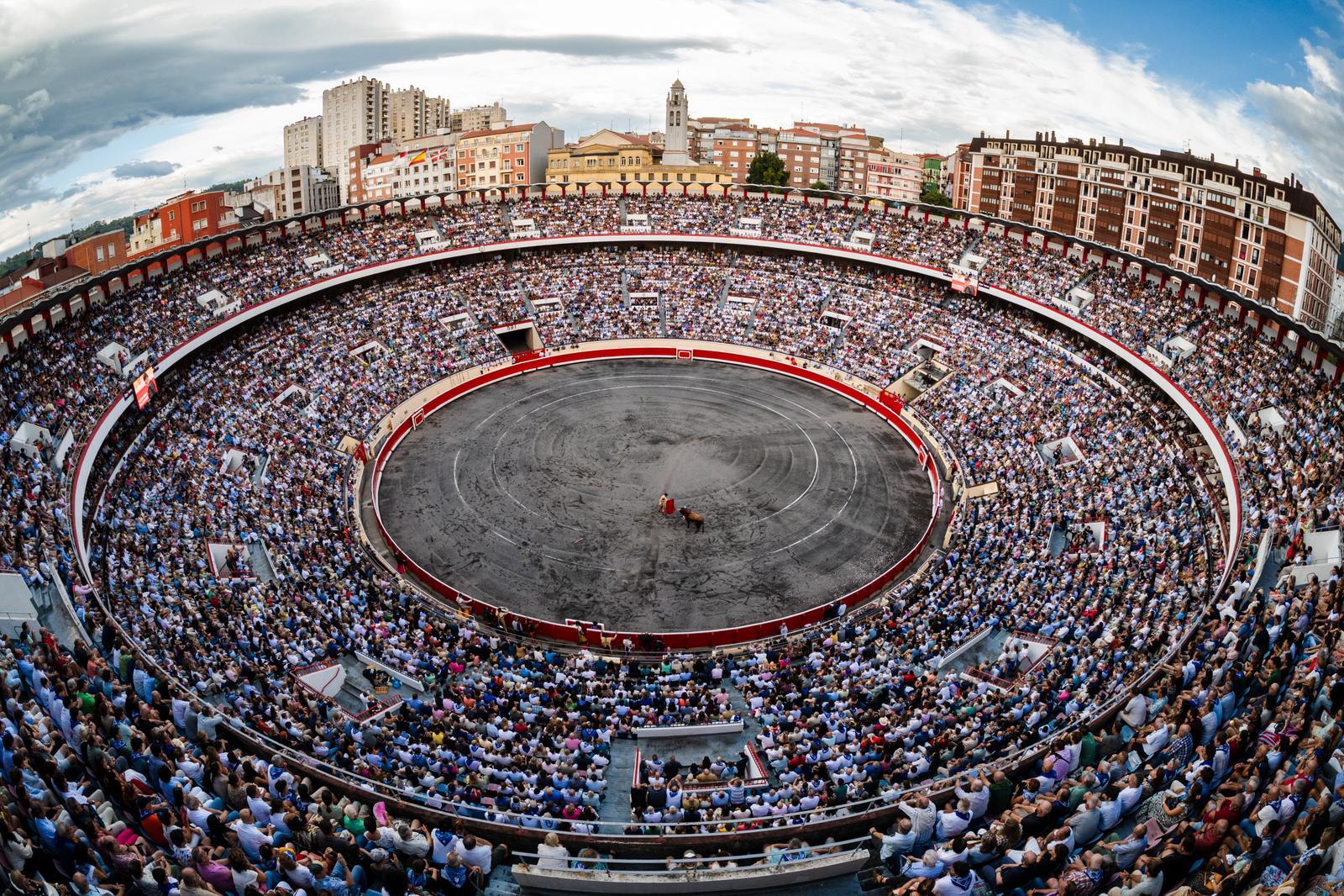 Histórico lleno de 'no hay billetes' en Bilbao.