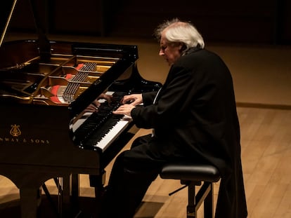 El pianista Sokolov durante un concierto reciente.