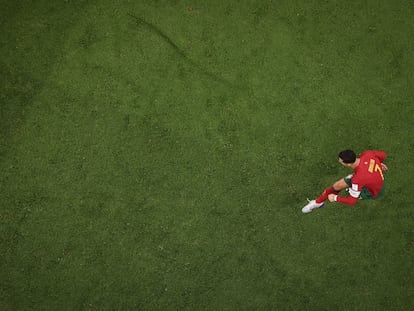 LUSAIL CITY, QATAR - NOVEMBER 28: Cristiano Ronaldo of Portugal shoots at goal during the FIFA World Cup Qatar 2022 Group H match between Portugal and Uruguay at Lusail Stadium on November 28, 2022 in Lusail City, Qatar. (Photo by Ryan Pierse/Getty Images)