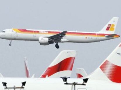 Un Airbus 321 de Iberia aterriza en Londres.