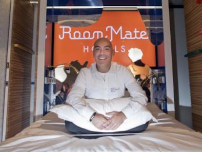 Kike Sarasola, presidente de los hoteles Room Mate, durante la feria Fitur celebrada el pasado enero en Madrid.  