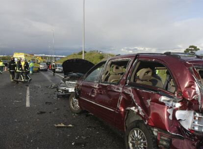 Diez vehículos se vieron implicados en un choque en cadena en Leganés.