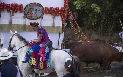 Paso de la Hermandad de Triana por el Vado del Quema.