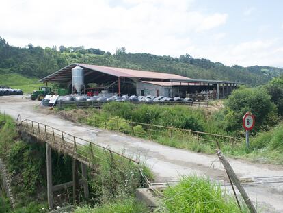 Puente en Serdio (Cantabria), origen de un incidente entre los vecinos y la Guardia Civil.