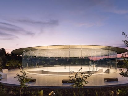 Teatro Steve Jobs, en Cupertino (EE UU), diseñado por Norman Foster.