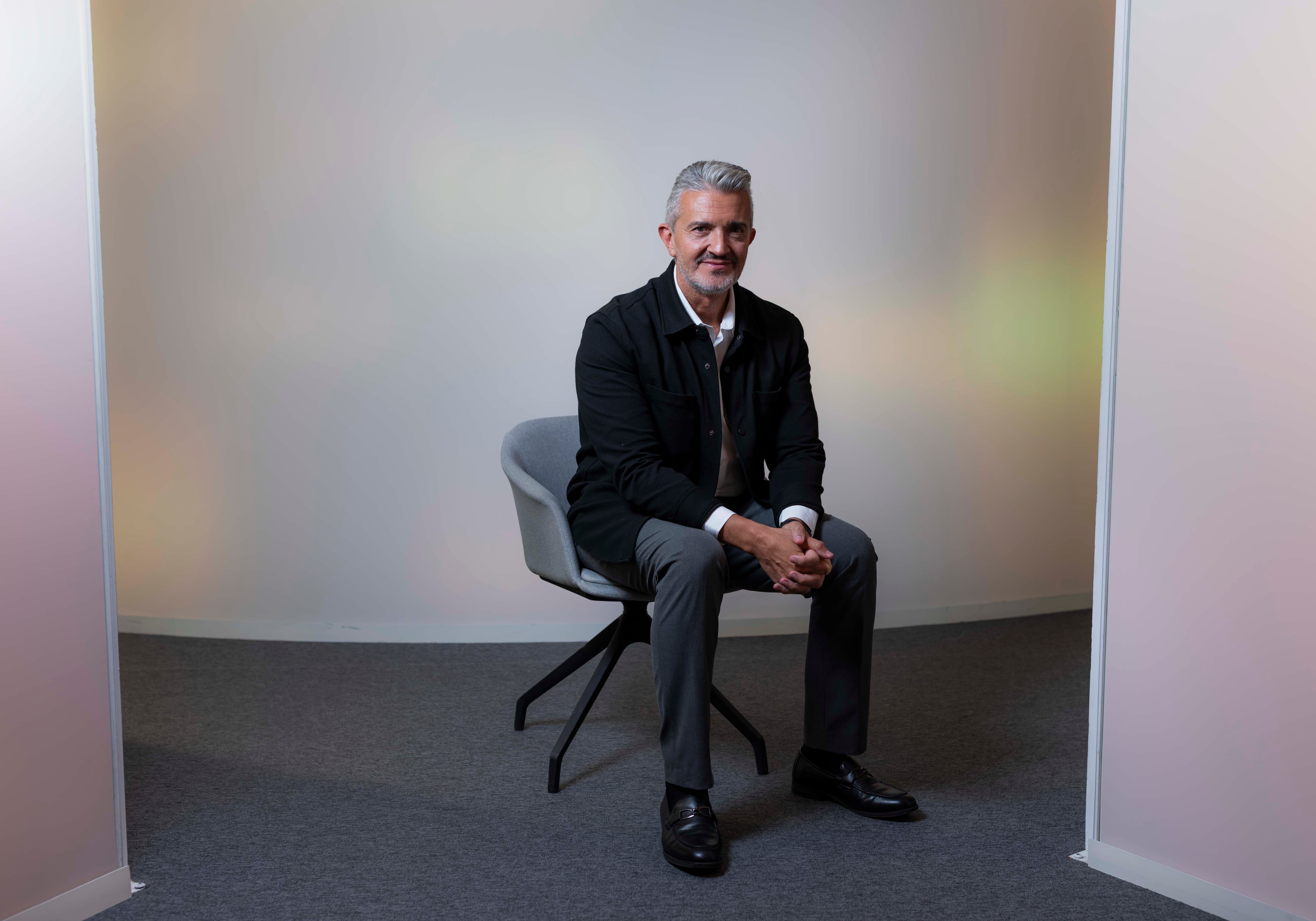 Juan Ramón Meléndez, director general de Re-Viste, durante la entrevista.