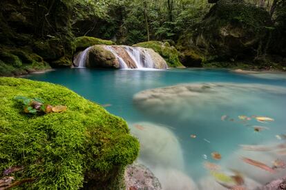 Pozas en el nacedero del Urederra, en el parque natural de Urbasa-Andía.