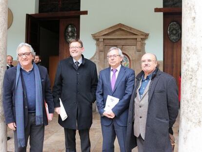 De izquierda a derecha, Josep Ruvira, Ximo Puig, Antonio Ari&ntilde;o y Rodolf Sirera, antes de la inauguraci&oacute;n de las jornadas.