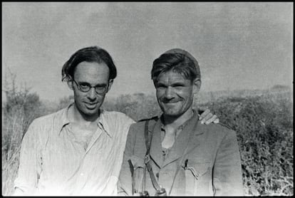 Claud Cockburn (izquierda), junto al comandante británico Fred Copeman, en Brunete en 1937.