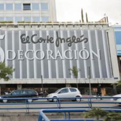 Exterior del primer centro de decoración de El Corte Inglés en el Paseo de la Castellana (Madrid)