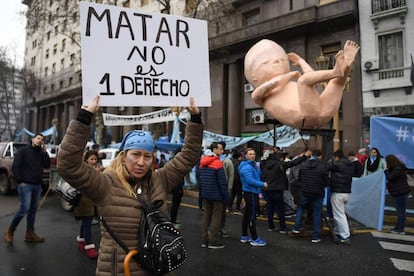 Opositores a la ley de interrupción voluntaria del embarazo.