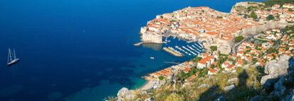 Vista aérea del casco histórico de la ciudad de Dubrovnik (Croacia).