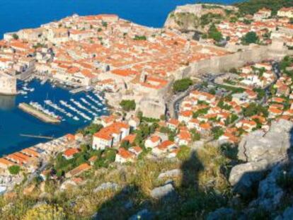 Vista aérea del casco histórico de la ciudad de Dubrovnik (Croacia).