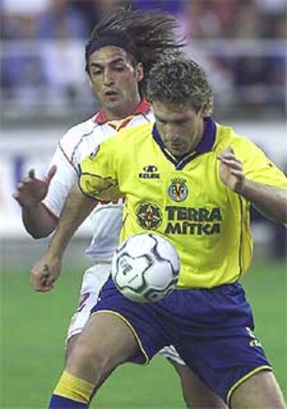 Palermo, cuando jugaba en el Villarreal, junto a  Javi Navarro.