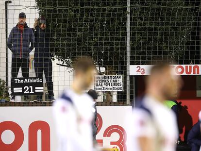 La figura de cartón de Jurgen Klopp en el Rossett Park durante el partido de Copa entre el Marine y el Tottenham.