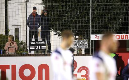 La figura de cartón de Jurgen Klopp en el Rossett Park durante el partido de Copa entre el Marine y el Tottenham.