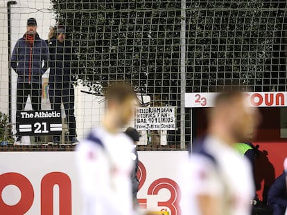 La figura de cartón de Jurgen Klopp en el Rossett Park durante el partido de Copa entre el Marine y el Tottenham.