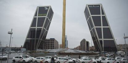 Las torres KIO en la plaza de Castilla en Madrid 