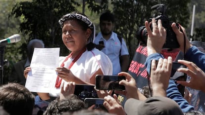 María de Jesús Patricio, conhecida como ‘Marichuy’, se inscreve no órgão eleitoral