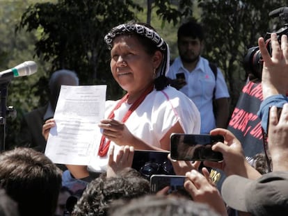 María de Jesús Patricio, conhecida como ‘Marichuy’, se inscreve no órgão eleitoral