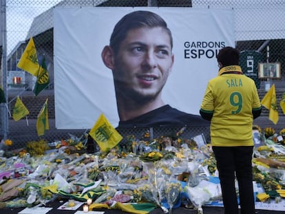 Torcedor faz homenagem a Sala em Nantes.