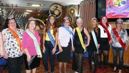 Mujeres que participan en una fiesta &#039;solo para ellas&#039; en G&uuml;&iacute;mar, Tenerife.