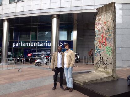 Miguel Ángel Vázquez y Yoro en el Parlamento europeo.