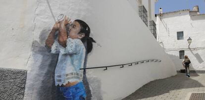 Arte callejero en el pueblo blanco de Tolox (Málaga).