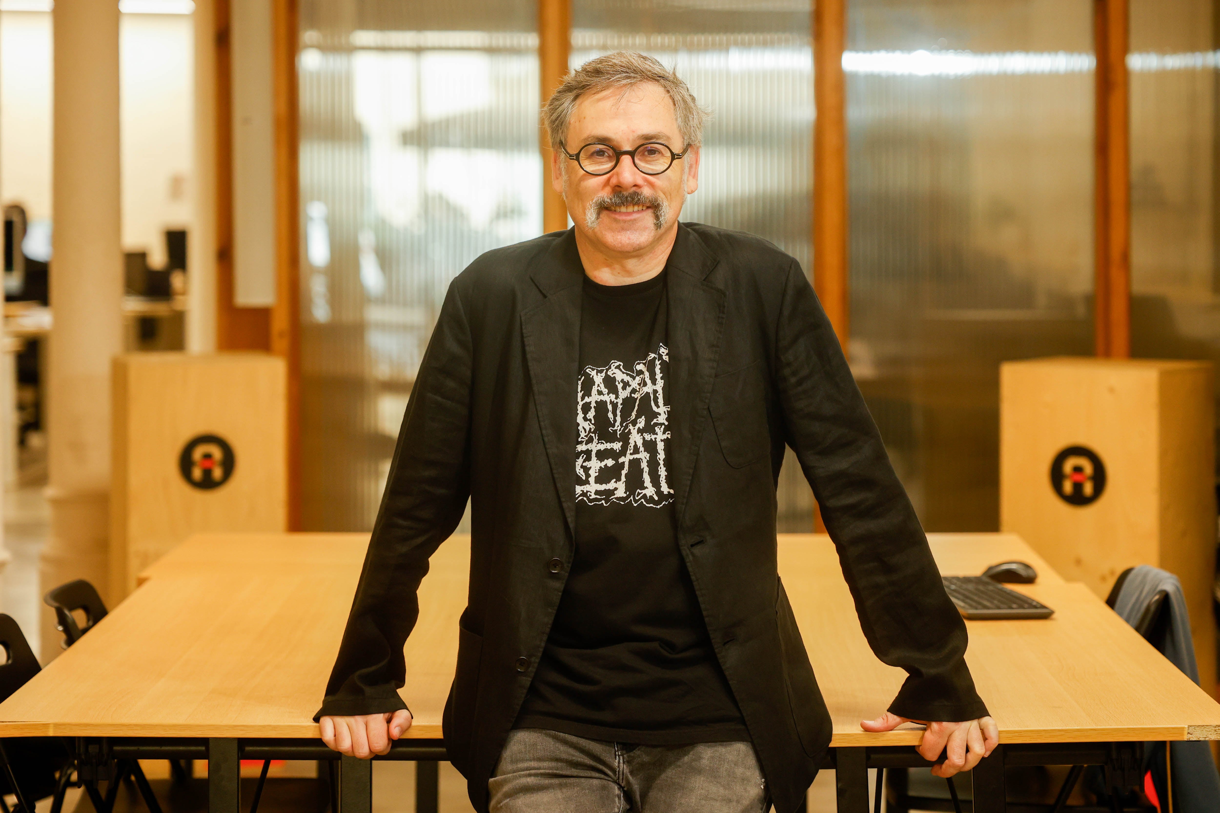 “Proliferan las ideas de corte reaccionario. Se está erosionando el sentido común, los valores que dábamos por buenos de forma colectiva”, dice Jaron Rowan